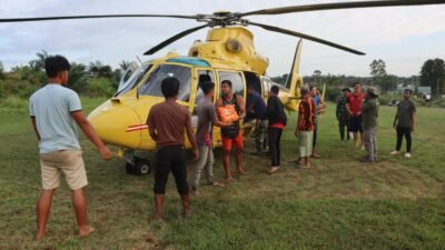 Pesawat BNPB membawa bantuan logistik dan peralatan telah mendarat di Bandara Rembele, Kabupaten Bener Meriah, Provinsi Aceh, Sabtu (29/11/2025).