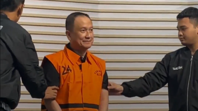 Ayah dari Valentino, Menas Erwin Djohansyah, telah ditahan KPK sejak 25 September 2025. (Dok. Ist)