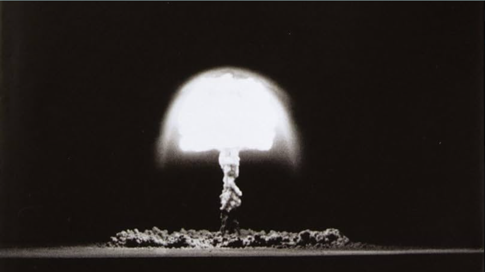 Ilustrasi uji coba senjata nuklir. Menteri Energi AS Chris Wright menegaskan tes nuklir AS terbaru tidak akan menghasilkan awan cendawan. (Dok. Ilustrasi/Faktakalbar.id)