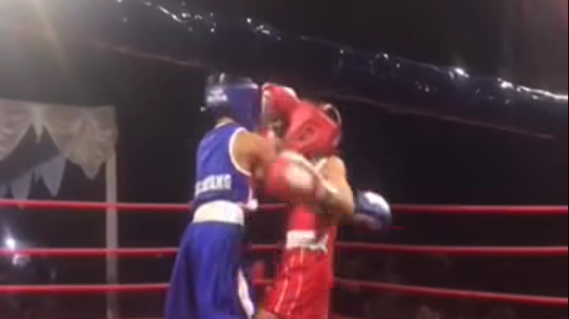 pertandingan tinju di Dragon Boxing Night Vol.2 yang dihadiri oleh pejabat Pemkot Singkawang. (Dok. Ist)