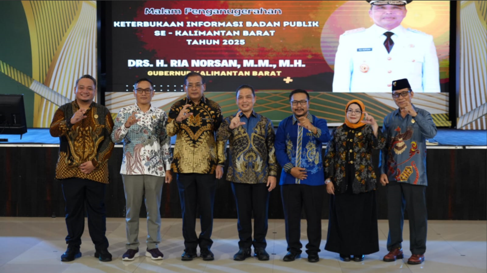 Malam Penganugerahan Keterbukaan Informasi Publik 2025 yang digelar KI Kalbar di Pendopo Gubernur. (Dok. HO/Faktakalbar.id)