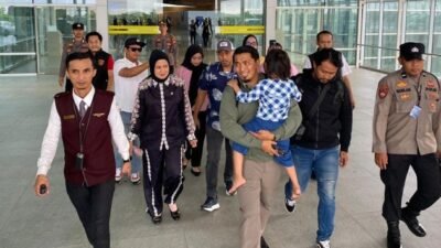 "Polisi mengungkap sindikat penculik balita Bilqis (4,5) yang dijual Rp80 juta di Jambi. Pelaku menggunakan modus adopsi di grup Facebook."