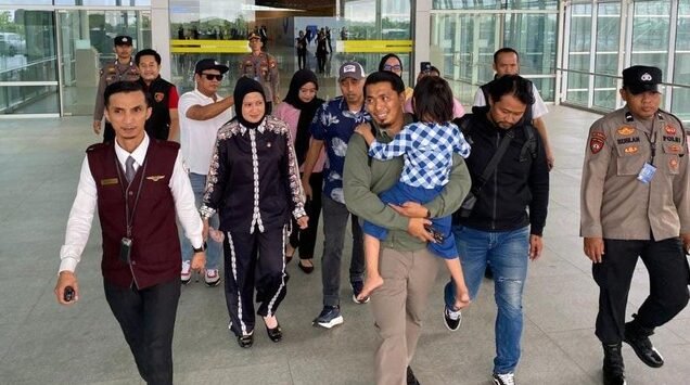 "Polisi mengungkap sindikat penculik balita Bilqis (4,5) yang dijual Rp80 juta di Jambi. Pelaku menggunakan modus adopsi di grup Facebook."