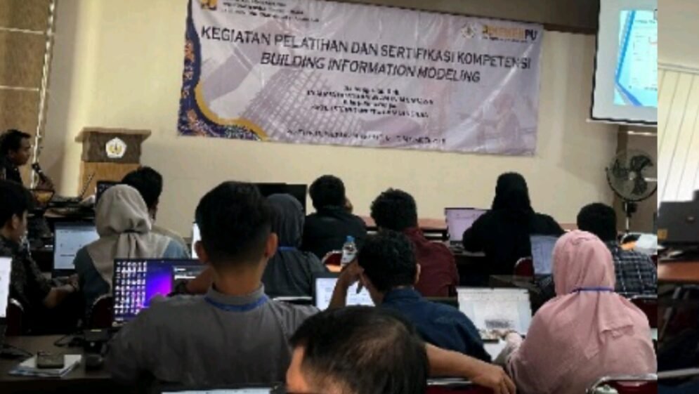 Suasana pembukaan kegiatan Pelatihan dan Sertifikasi Building Information Modelling (BIM) yang digelar di Fakultas Teknik Universitas Tanjungpura, Pontianak, Selasa (18/11/2025).