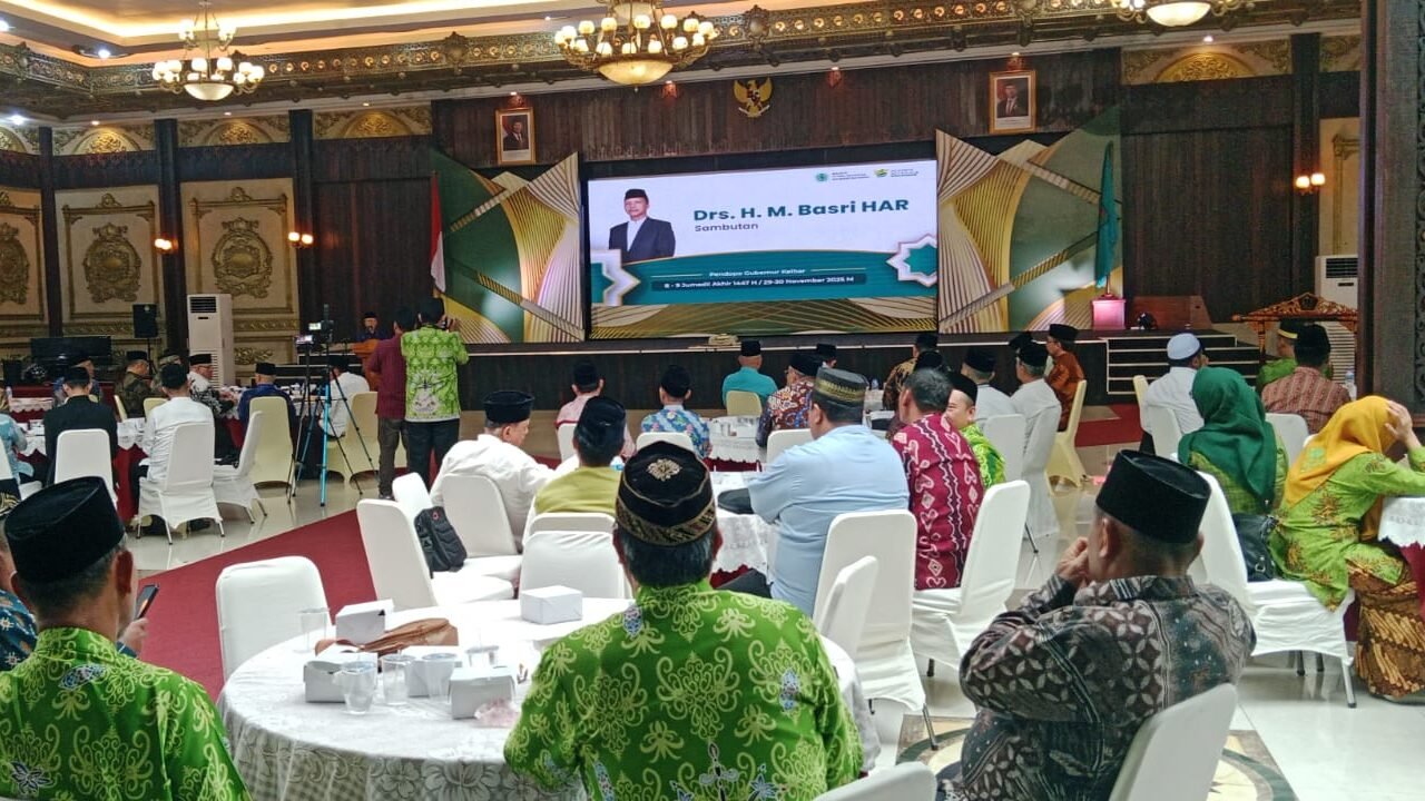 Pembukaan Musyawarah Kerja Daerah (Mukerda) MUI Kalbar Tahun 2025 yang berlangsung di Pendopo Gubernur Kalimantan Barat, Sabtu (29/11/2025).