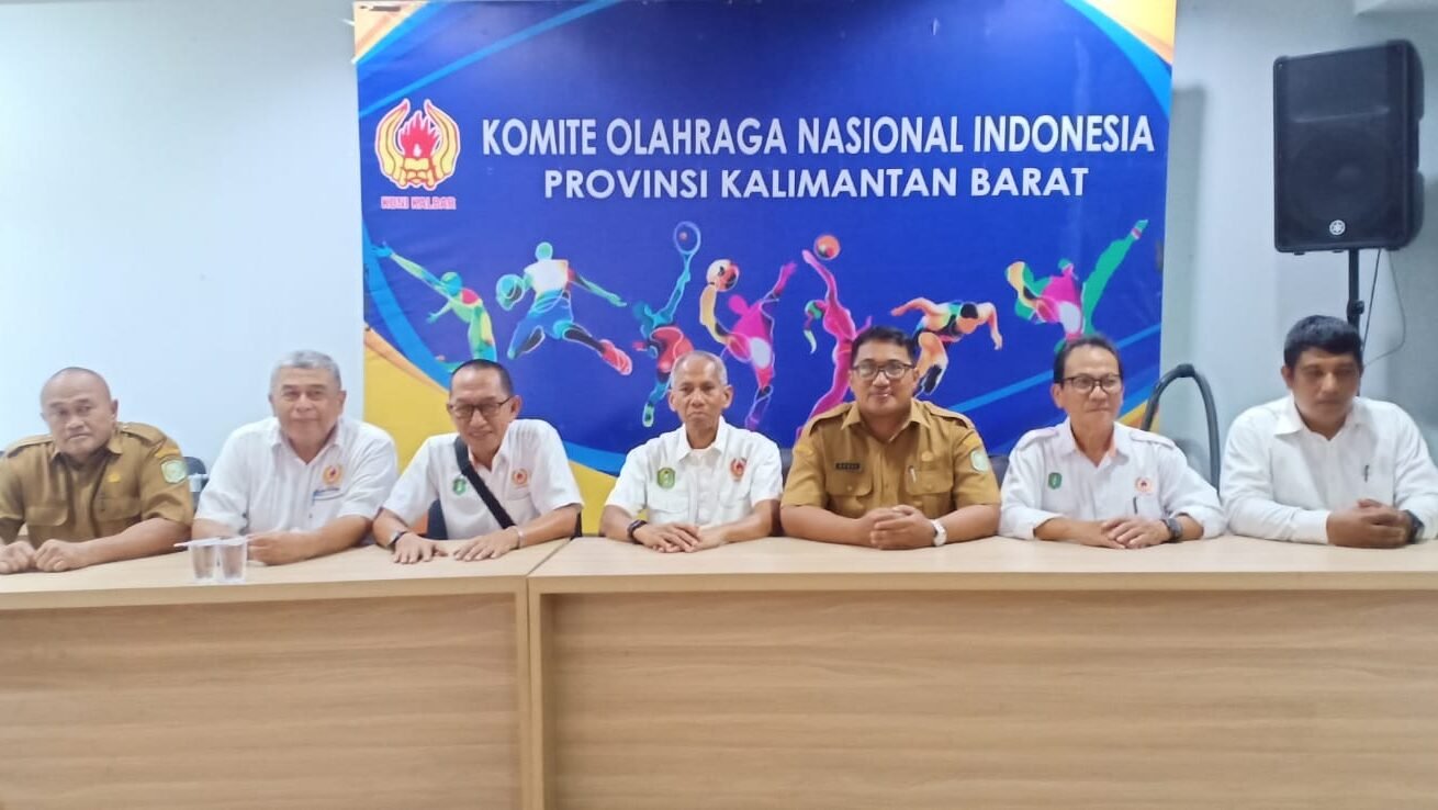 Tim Penjaringan dan Penyaringan Bacalon Ketua KONI Kalbar yang diketuai oleh Brigjen Pol (Purn) Andi Musa (Rudi/FaktaKalbar)