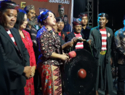 “Toreh Saling Jegeh”, Pesan Damai dari Bumi Daranante Lewat Pagelaran Sandur Madura
