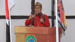 Wakil Gubernur Kalimantan Barat, Krisantus Kurniawan, saat memberikan sambutan dan arahan dalam Rapat Pimpinan Daerah (RAPIMDA) Ke-IV TBBR di Mempawah Hulu, Kabupaten Landak, Minggu (30/11/2025).