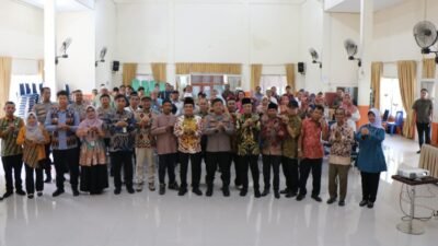 Dialog Interaktif mengangkat tema 'Bersama Mendukung Kota Pontianak yang Toleran, Harmonis dan Bersahabat' di Aula Kantor Camat Pontianak Timur.