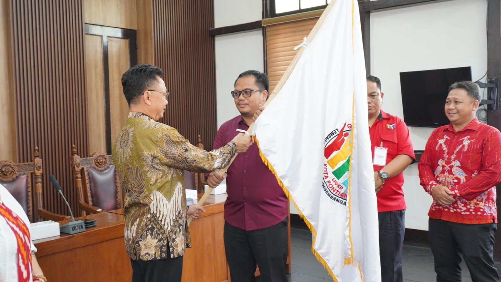 Prosesi pelepasan Kontingen Pesparani Kota Pontianak yang akan berlaga pada Pesparani Katolik I Tingkat Provinsi Kalbar.