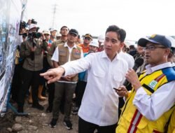 Didampingi Deputi 3 BNPB, Gibran Tinjau Pembenahan Outlet Kolam Retensi Terboyo