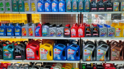 "Peredaran oli palsu masih marak dan bisa merusak mesin. Cara mudah mendeteksi oli palsu adalah curiga jika harga jualnya jauh di bawah standar pasaran."