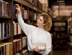 Lebih dari Sekadar Hobi, Ini 6 Alasan Kenapa Membeli Buku Itu Sangat Menyenangkan