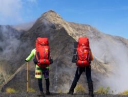Obati Hati yang Patah di Atas Awan: 5 Alasan Mengapa Gunung Jadi Pelarian Terbaik Saat Putus Cinta