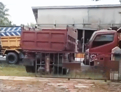 Antrean BBM SPBU Tanah Hitam Paloh Dikeluhkan, Tutup Akses Masuk Gereja