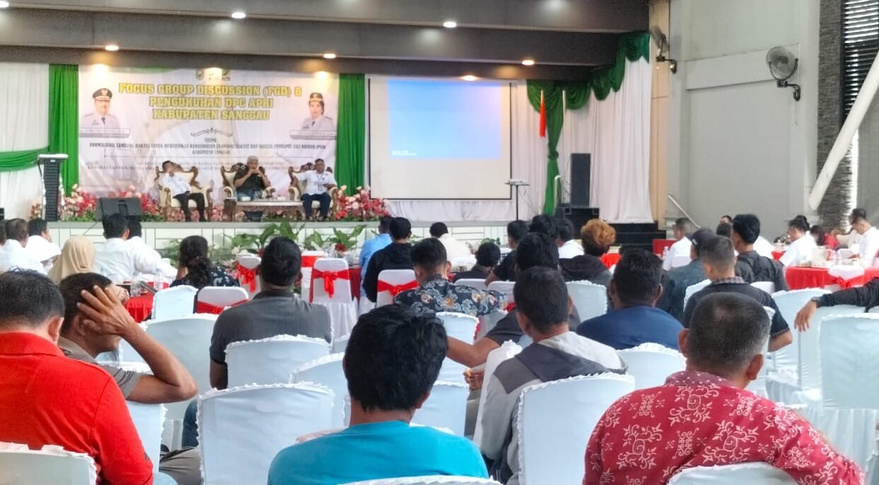 "DPC APRI Sanggau resmi dikukuhkan. Fokus utama kini mendata 3.500 penambang rakyat dan membentuk koperasi agar aktivitas pertambangan menjadi legal dan aman."