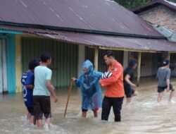 Empat Sungai Meluap, Banjir dan Longsor Terjang Padang Pariaman hingga Akses RSUD Rusak