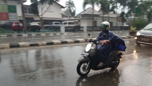 "Laporan terbaru BPBD Kalbar mencatat nol titik panas pada Kamis, (27/11/2025). Namun, warga diminta waspada potensi hujan lebat, banjir, dan longsor hingga Kamis, (4/12/2025)."