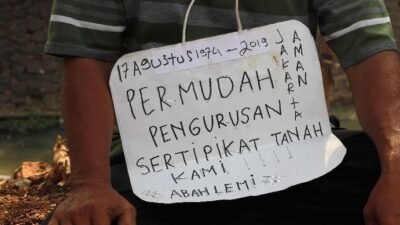 "Punya sertifikat tanah (SHM) tak jamin 100% aman. Kenali 3 cara ampuh lindungi aset Anda dari modus mafia tanah, dari pagar fisik hingga membuatnya produktif."