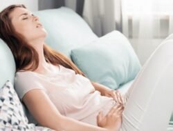 Mudah Marah Menjelang Haid? Ini 4 Cara Sederhana Mengelola Emosi Agar Tetap Tenang