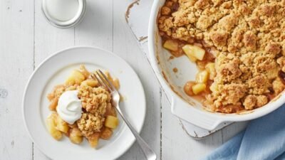 "Punya stok apel melimpah di kulkas? Jangan biarkan membusuk! Simak 5 cara mengolah buah apel menjadi camilan lezat, mulai dari keripik renyah hingga dessert kekinian."