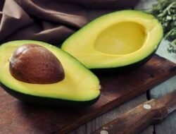 Sering Buang Sisa Alpukat karena Hitam? Ini Rahasia Simpan Agar Tetap Hijau dan Segar