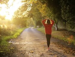 Jalan Kaki Sesi Lebih Panjang 10-15 Menit Lebih Bermanfaat, Risiko Kematian Turun 85 Persen