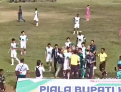 Anti-Klimaks! Baru Satu Menit, Final Bupati Cup Ketapang ‘Bubar’ dan Berakhir Juara Kembar