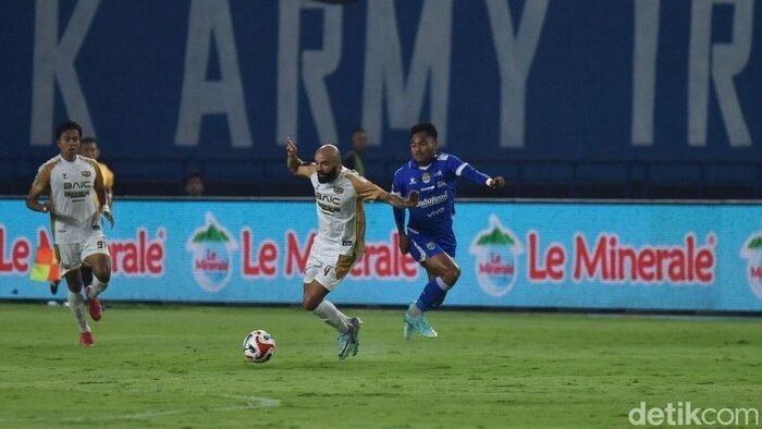 Hasil Super League: Penalti Andrew Jung Menangkan Persib 1-0