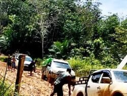 20 Tahun Jalan Begandong-Mansik ‘Bonyok’, Warga Sintang Butuh Seharian Tempuh Jarak 5 Km