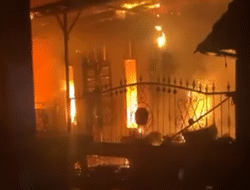 Rumah Kontrakan Kosong di Gang Kuini Pontianak Barat Ludes Terbakar Dini Hari