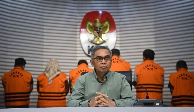 "Ketua KPK Setyo Budiyanto umumkan rencana pembentukan Deputi Intelijen baru. Tegaskan fungsi sebagai 'mata dan telinga' pimpinan agar lebih banyak koruptor ditangkap."