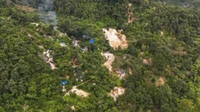 lustrasi foto udara kawasan pertambangan emas ilegal. (Dok. Ist)