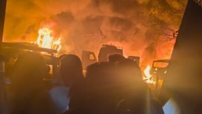 "Polisi India membantah klaim kelompok militan PAFF terkait ledakan kantor polisi di Kashmir. Polisi sebut ledakan yang tewaskan 9 orang itu murni kecelakaan."