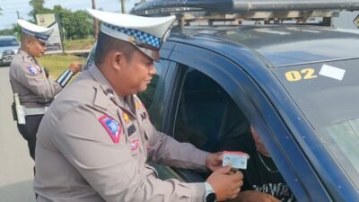 "Polres Kayong Utara resmi menggelar Operasi Zebra Kapuas 2025 mulai Senin (24/11/2025). Simak daftar pelanggaran prioritas yang menjadi sasaran petugas di sini."