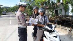 "Satlantas gelar Operasi Zebra di Jl. Bhayangkara, Sukadana. Incar pelanggaran kasat mata mulai dari helm SNI, knalpot brong, hingga kelengkapan surat. Simak detailnya."