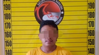 "Baru keluar penjara, residivis berinisial DW di Ngabang kembali diringkus Satresnarkoba Polres Landak. Polisi temukan 14 paket sabu siap edar disembunyikan dalam lemari TV."