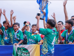 Ribuan Pemain Cilik ‘Serbu’ Stadion Untan, Gelora Sintang hingga Porti FC Angkat Trofi Juara