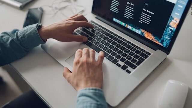 15 Cara Memperkuat Sinyal WiFi di Laptop dengan Mudah