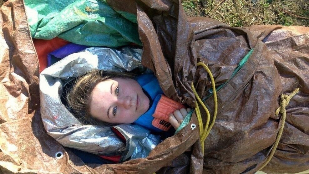 "Hipotermia adalah musuh utama pendaki gunung. Jangan sampai beku, simak 4 tips ampuh mencegah hipotermia mulai dari pakaian hingga makanan di sini."