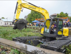 Eskavator Amfibi Rp6 Miliar Tiba, Pemkot Pontianak Targetkan Sungai Jawi Jadi Wisata Air
