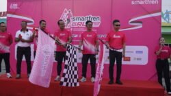 "Smartfren Fun Run 2025 sukses digelar di Pontianak. Warga padati Stadion SSA ikuti rute 5K Car Free Day, dimeriahkan bazar UMKM dan hiburan musik."