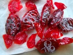 Sering Belanja Snack Impor Online? Waspada 5 Produk Ini Ternyata Ilegal dan Berisiko!