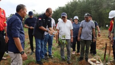 "Adi-Yani-Kadis-LHK-Mayawana-Persada"