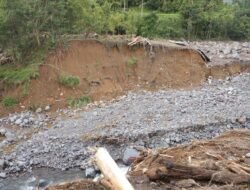 Fokus Buka Akses Jalan Tertutup Longsor, BNPB dan Pemprov Sumbar Percepat Distribusi Bantuan