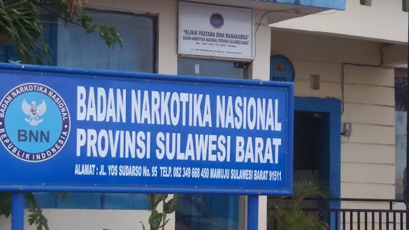 BNN Sulbar tangkap Aipda AK, oknum polisi di Majene yang jadi bandar narkoba.