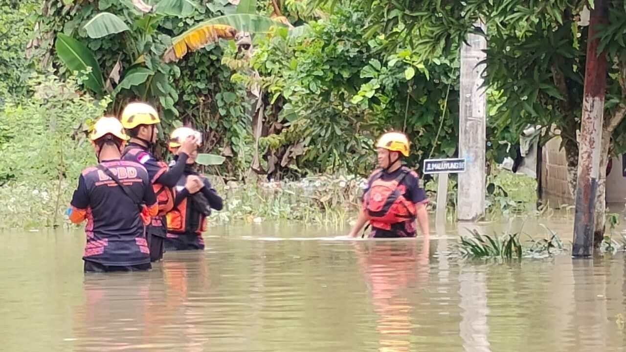 Banjir yang melanda Kabupaten Tabalong, Kalimantan Selatan, Selasa (16/12/2025). Foto: HO/Faktakalbar.id
