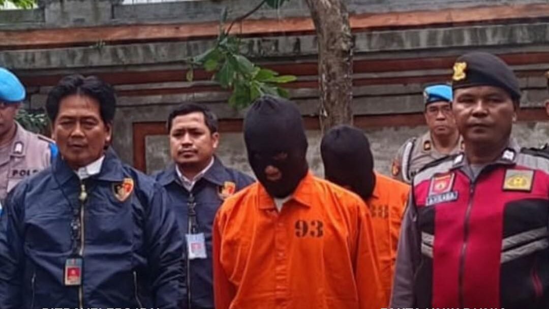 Bareskrim Polri menangkap dua pengusaha pakaian bekas di Bali dan menyita aset senilai Rp 22 miliar