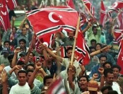 Warga Aceh Kibarkan Bendera GAM di Tengah Bencana Banjir