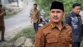 KPK melakukan OTT terhadap Bupati Bekasi Ade Kuswara Kunang. Penyidik menyita uang ratusan juta rupiah terkait dugaan suap proyek pembangunan di Bekasi.